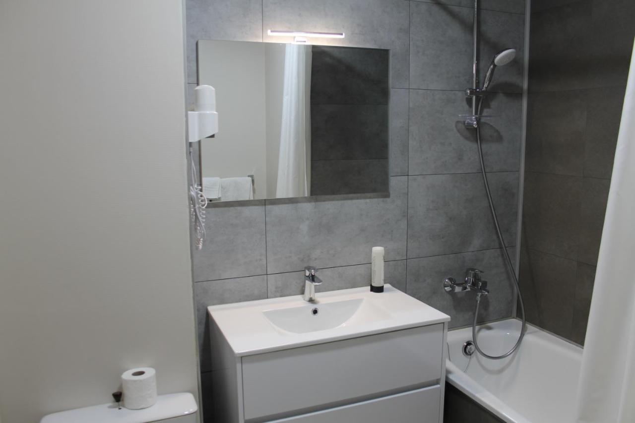 Hotel Restaurant Le Saint Clement Екстер'єр фото