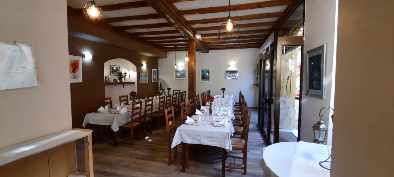 Hotel Restaurant Le Saint Clement Екстер'єр фото