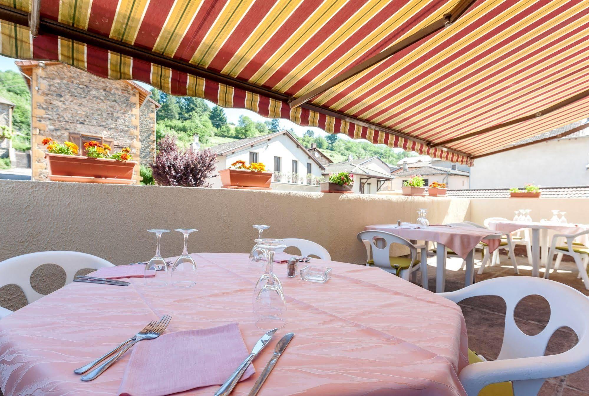 Hotel Restaurant Le Saint Clement Екстер'єр фото