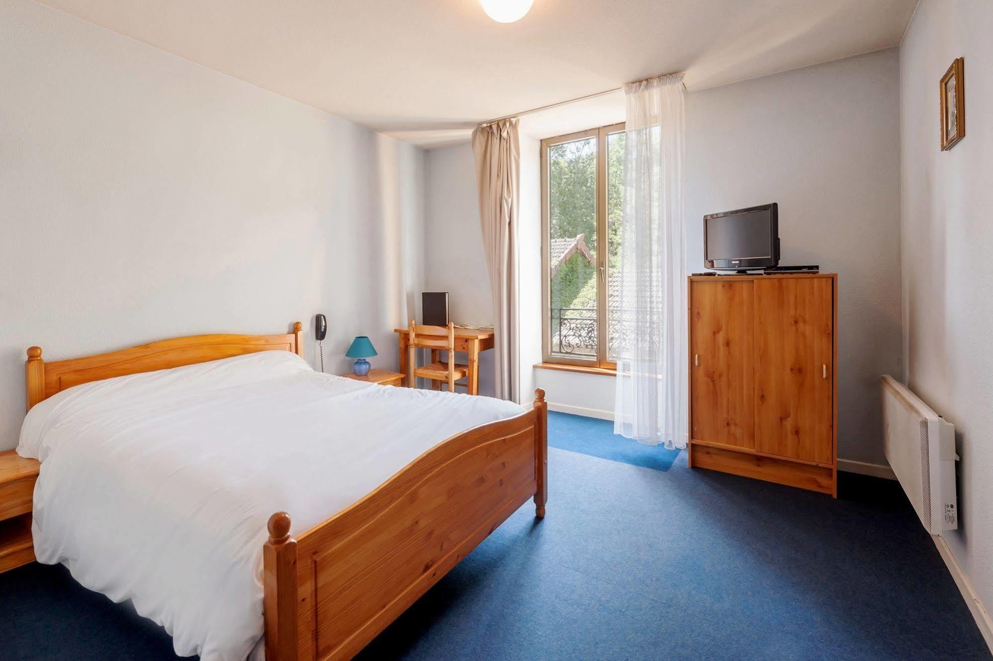 Hotel Restaurant Le Saint Clement Екстер'єр фото
