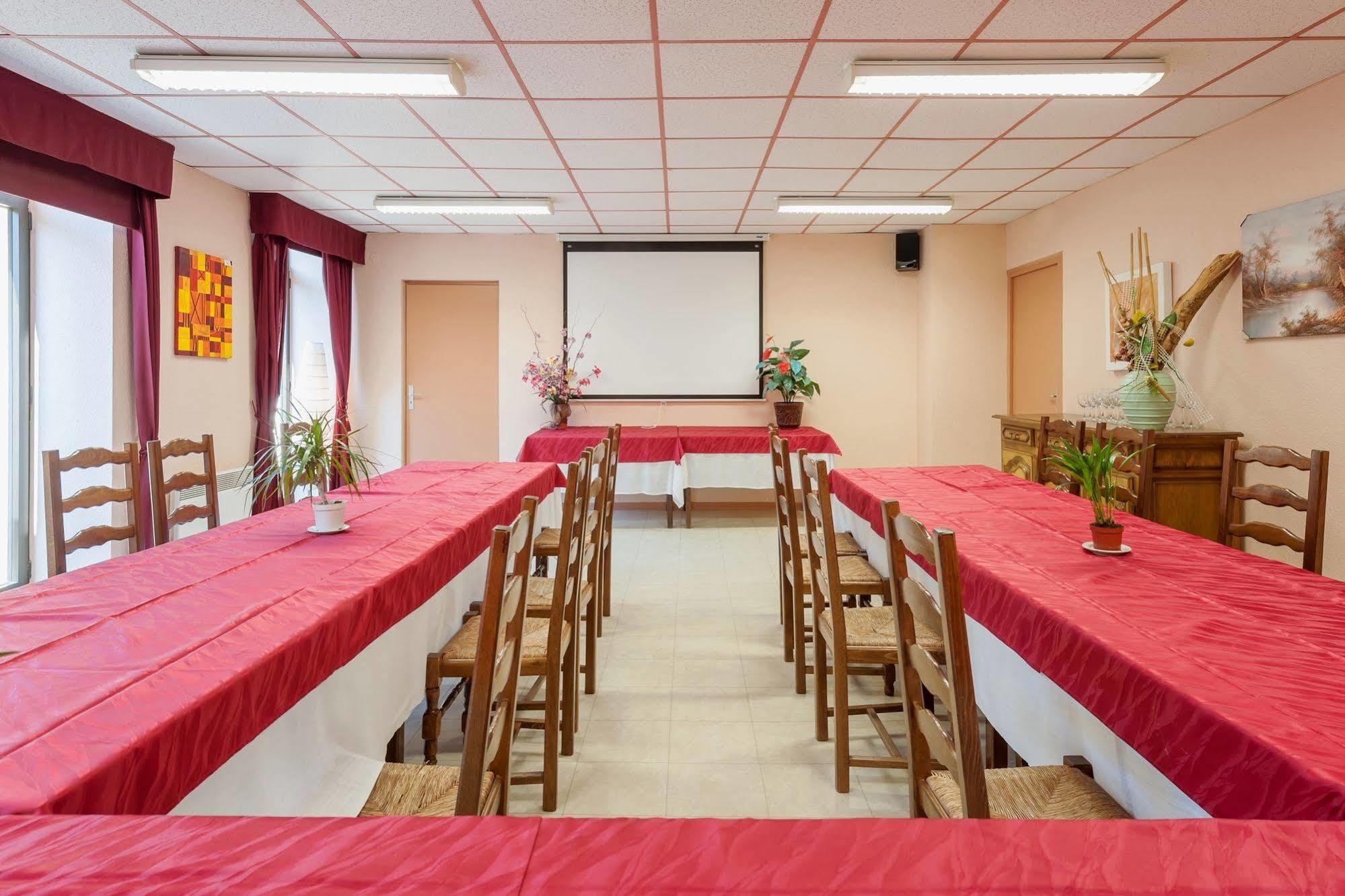 Hotel Restaurant Le Saint Clement Екстер'єр фото