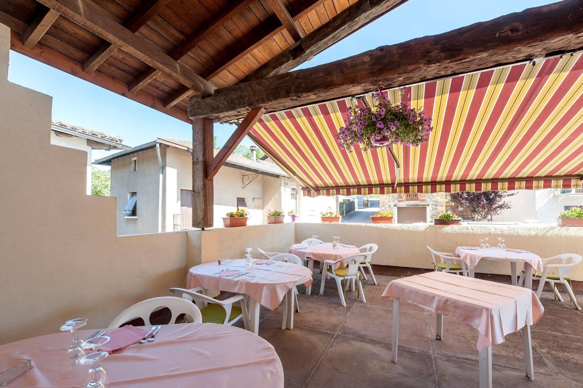 Hotel Restaurant Le Saint Clement Екстер'єр фото